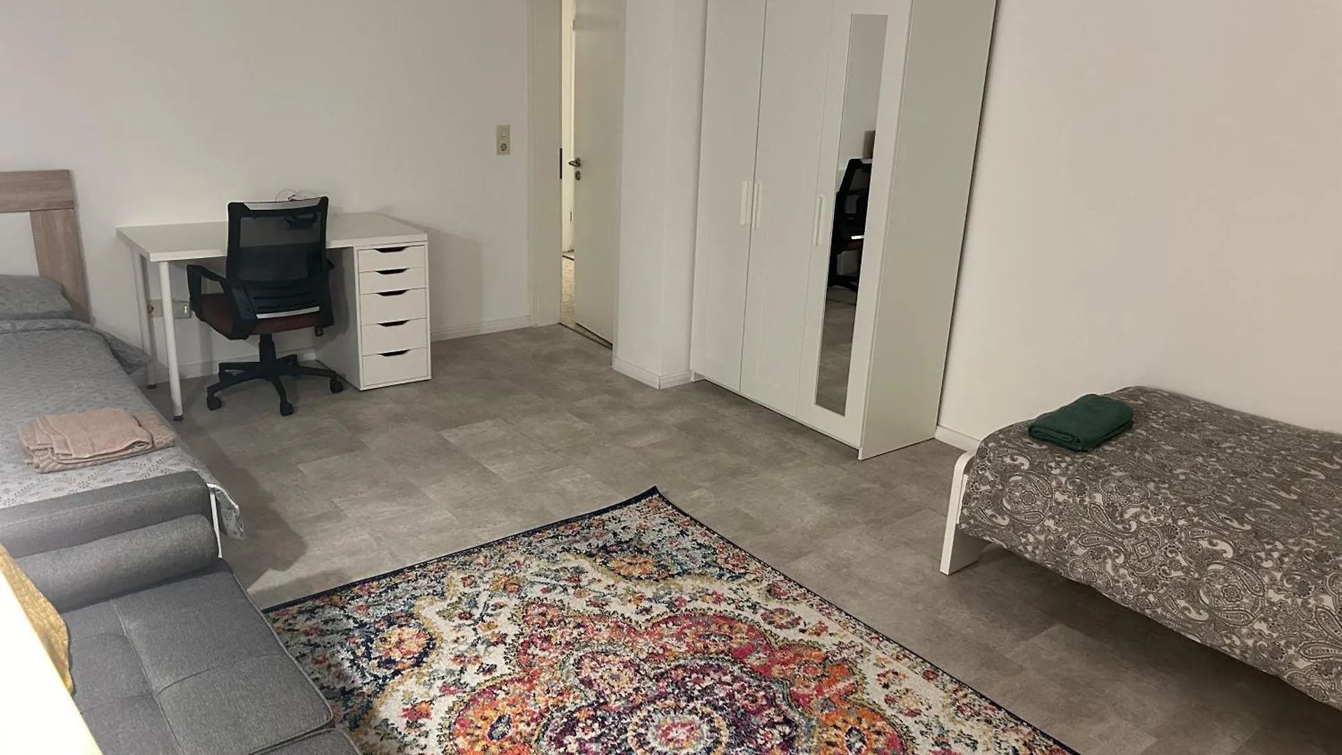 Apartment Souterrain Wohnung In Der Naehe Vom Duesseldorfer Flughafen Ratingen